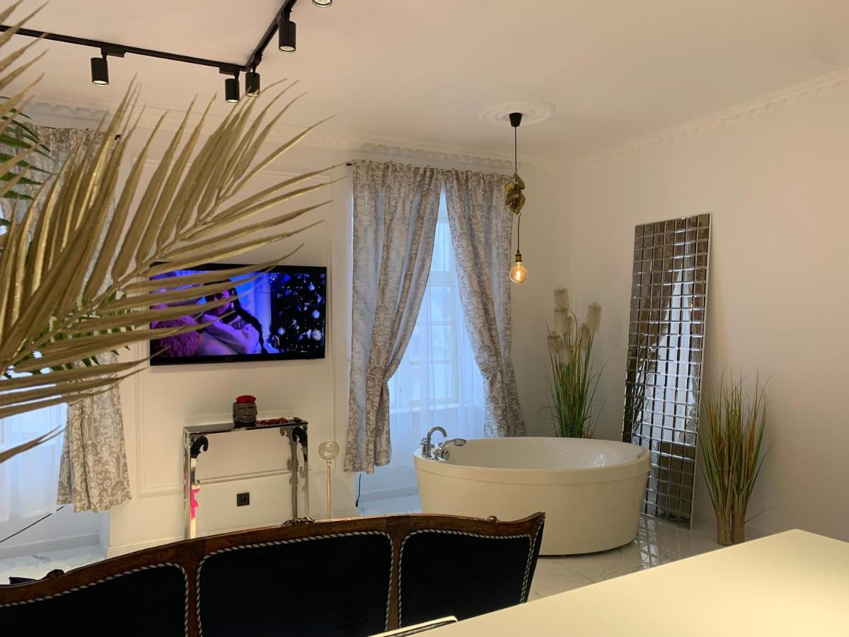 Tiltu 5 Jacuzzi Apartment Klaipeda Luaran gambar